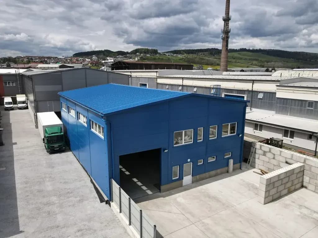 Oceľové a montované haly na mieru – moderné riešenie pre priemysel a logistiku