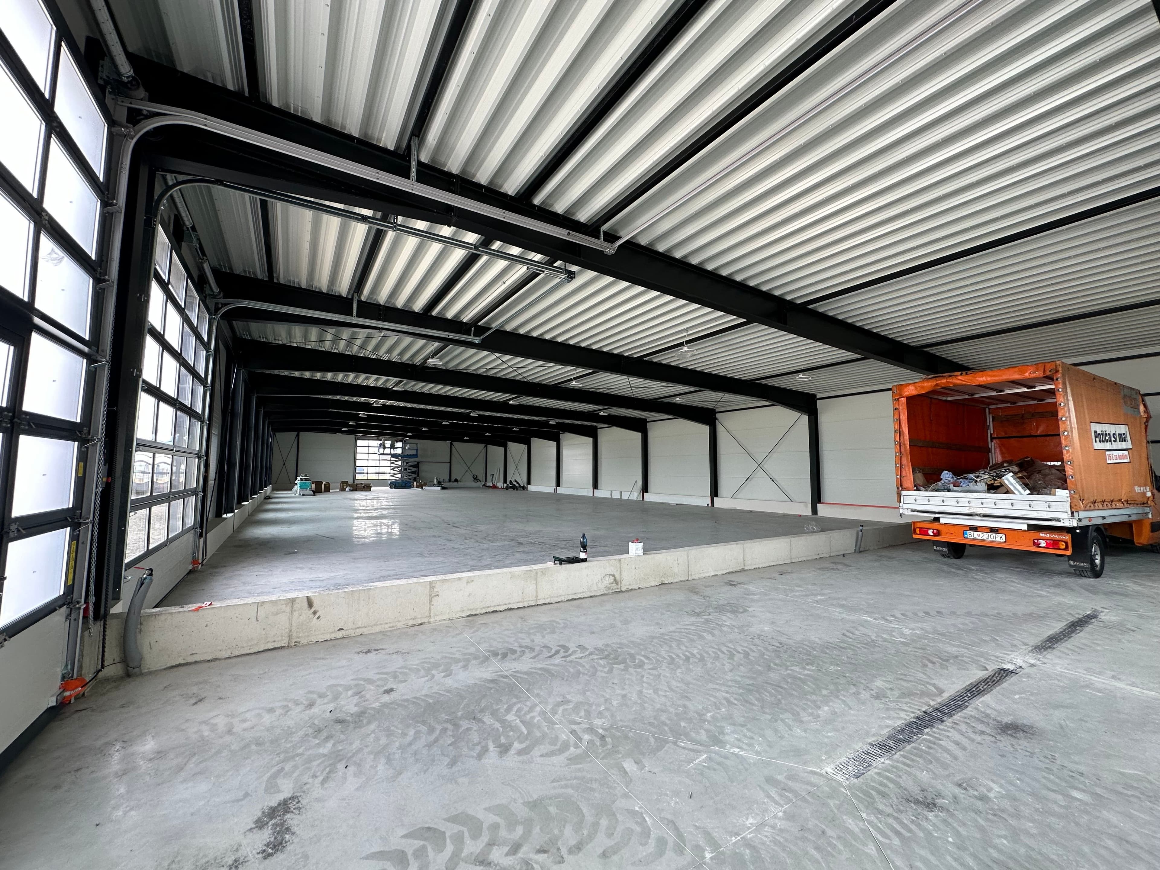 Priemyselná hala - 1